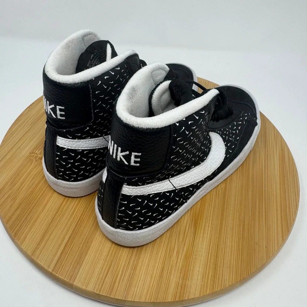 Nike Blazer Mid 77 GS Black White Mini Swoosh DC9197-001 Size 5Y High Top Mens 5
